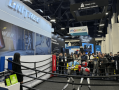 科技则展现了其人形机械人G1的量产升级版